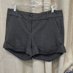 THEIRY Wool shorts - size 10. Perfect condition.